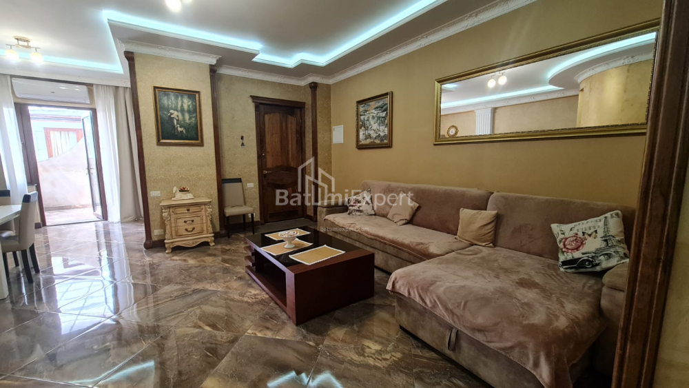 آپارتمان 90 متر مربع - کنستانتین گامساخوردیا, Batumi, گرجستان