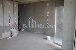 شی در حال ساخت 55.8 متر مربع - لخ و ماریا کاچینسکی, Batumi, گرجستان