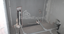 شی در حال ساخت 55.7 متر مربع - لخ و ماریا کاچینسکی, Batumi, گرجستان