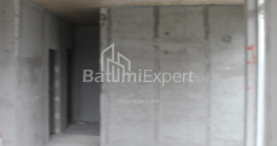 شی در حال ساخت 55.7 متر مربع - لخ و ماریا کاچینسکی, Batumi, گرجستان