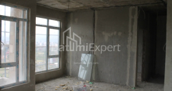 شی در حال ساخت 55.8 متر مربع - لخ و ماریا کاچینسکی, Batumi, گرجستان