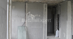 شی در حال ساخت 55.8 متر مربع - لخ و ماریا کاچینسکی, Batumi, گرجستان