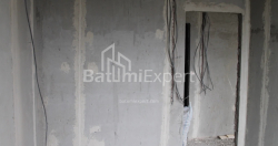 شی در حال ساخت 55.8 متر مربع - لخ و ماریا کاچینسکی, Batumi, گرجستان