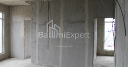 شی در حال ساخت 74.8 متر مربع - لخ و ماریا کاچینسکی, Batumi, گرجستان