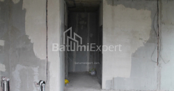 شی در حال ساخت 55.7 متر مربع - لخ و ماریا کاچینسکی, Batumi, گرجستان