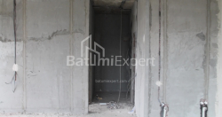 شی در حال ساخت 55.8 متر مربع - لخ و ماریا کاچینسکی, Batumi, گرجستان