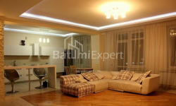 آپارتمان 3-комн 160 m² - ایلیا چاوچاوادزه, Batumi