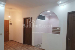 آپارتمان 3-комн 48 m² - پترا باگریونی, Batumi